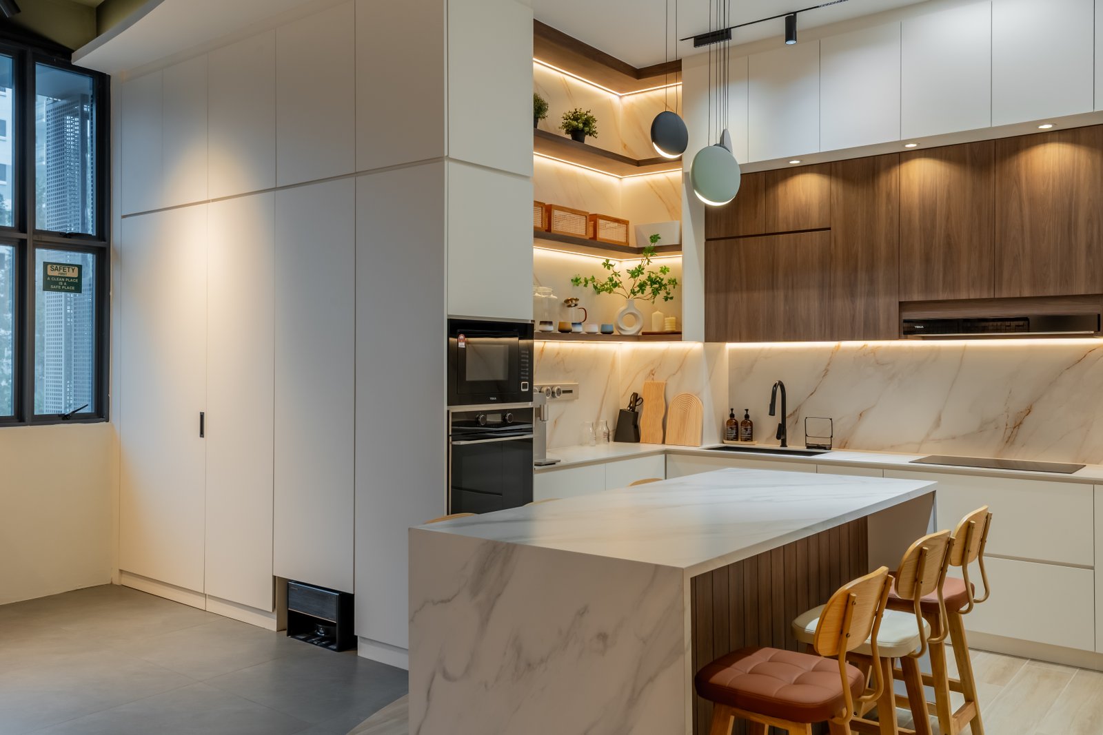 11 Woodlands Cl